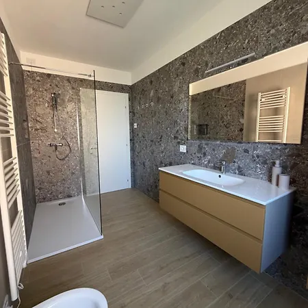 Velu Apartman *