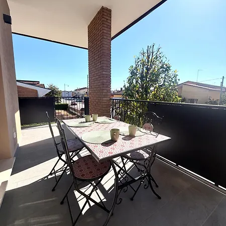 Velu Apartman Porto Viro